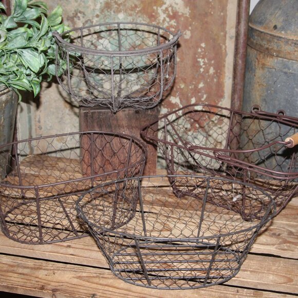 Lot of 4 Rustic French Country Farmhouse Chicken Wire Storage Decor Baskets - Picture 1 of 10